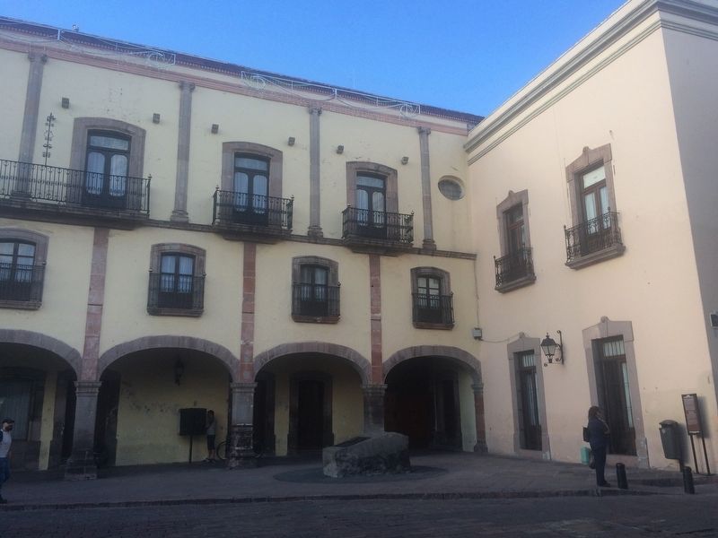 The previous Arcade of Samaniego Marker image. Click for full size.