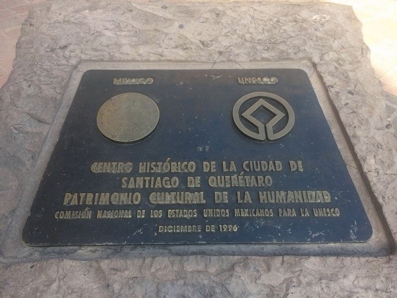 Additional UNESCO marker near the Portal of Samaniego image. Click for full size.