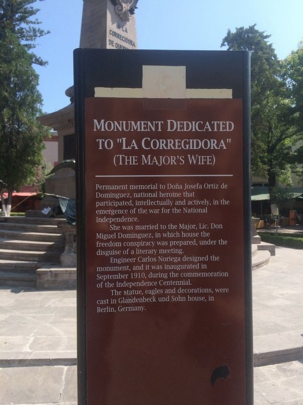Monument Dedicated to "La Corregidora" Marker image. Click for full size.