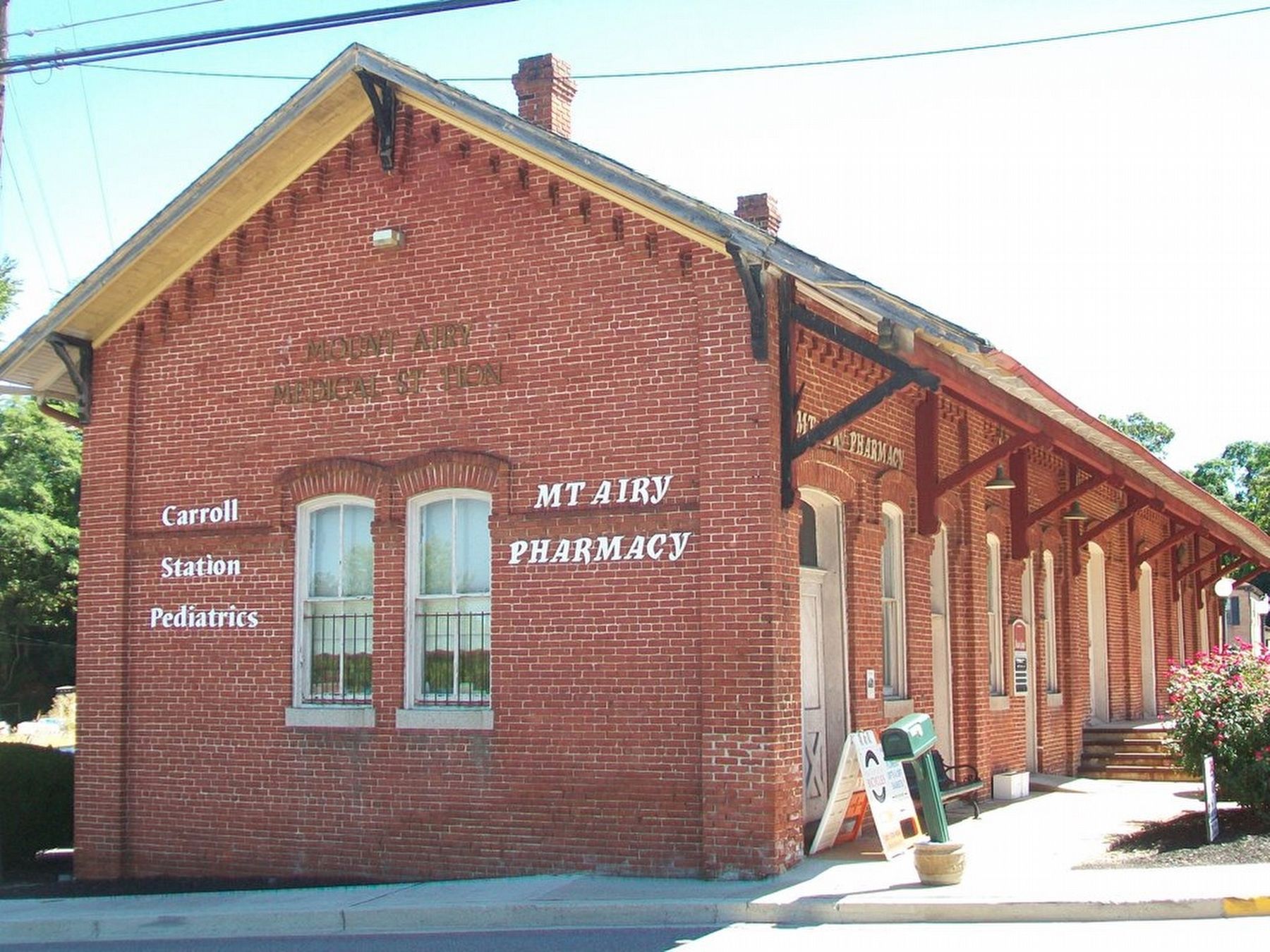 The Mount Airy Station and Marker image. Click for full size.