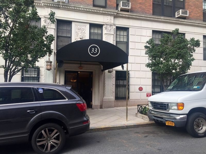 George and Ira Gershwin Marker - Wide View (W. 75th St. Entrance of 33 Riverside Dr. Building) image. Click for full size.