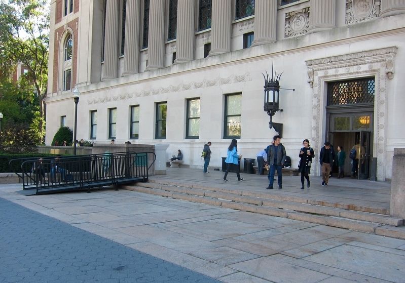 Columbia University Midshipmen's Training Marker - Wide View image. Click for full size.