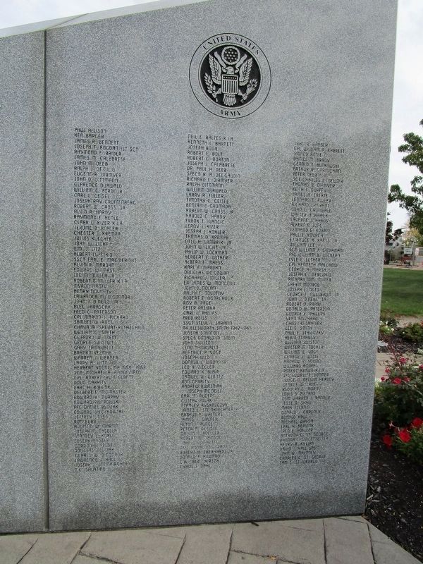 Tonawanda Veterans Memorial image. Click for full size.