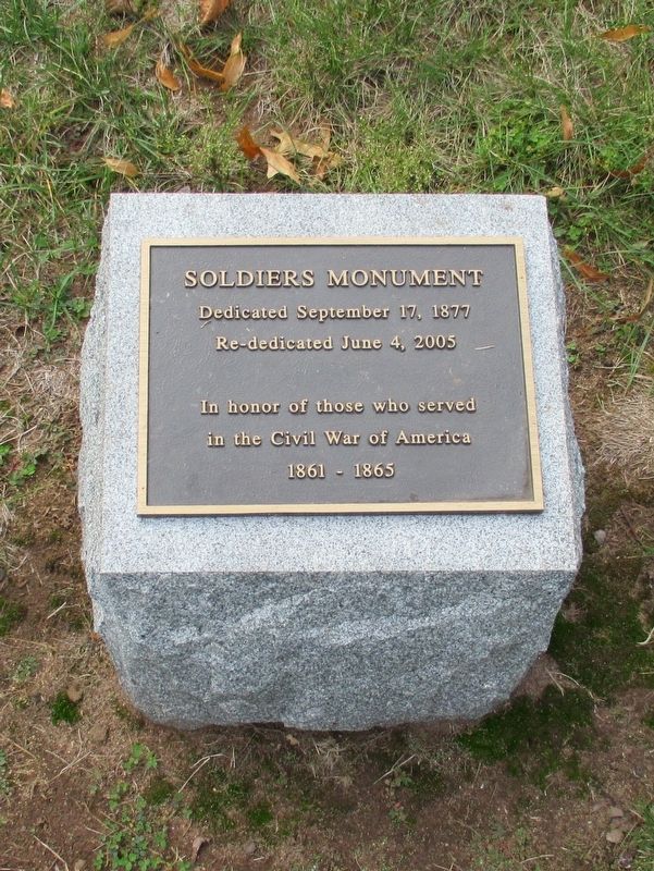 Plaque in front of the Monument image. Click for full size.