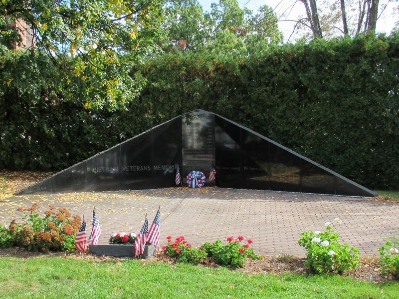 Manchester Vietnam Veterans Memorial image. Click for full size.