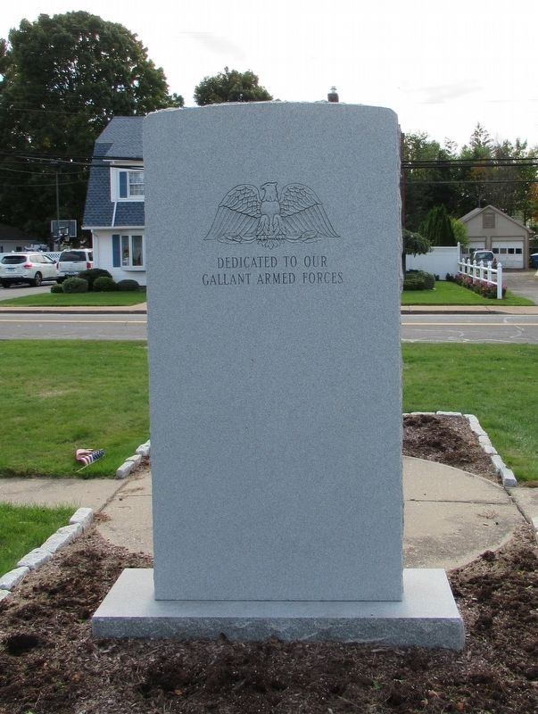Manchester Veterans Monument image. Click for full size.