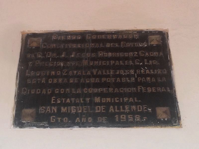 An additional marker for a 1959 water system for San Miguel de Allende image. Click for full size.
