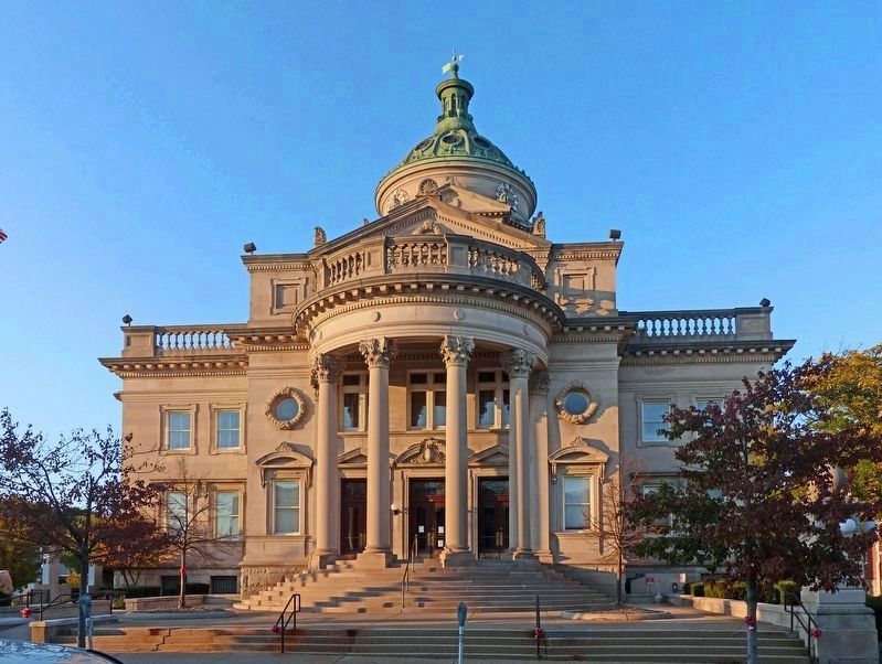 Somerset County Courthouse<br>South Front. Click for full size. Somerset County Courthouse<br>South Front image. Click for full size.