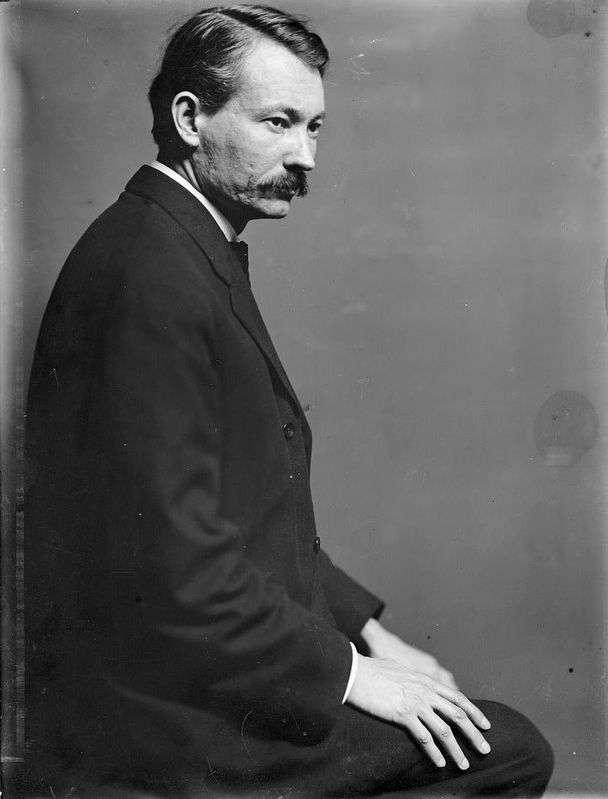 Robert Henri (1865-1929), the American painter, posed in the photographer's New York City studio... image. Click for full size.