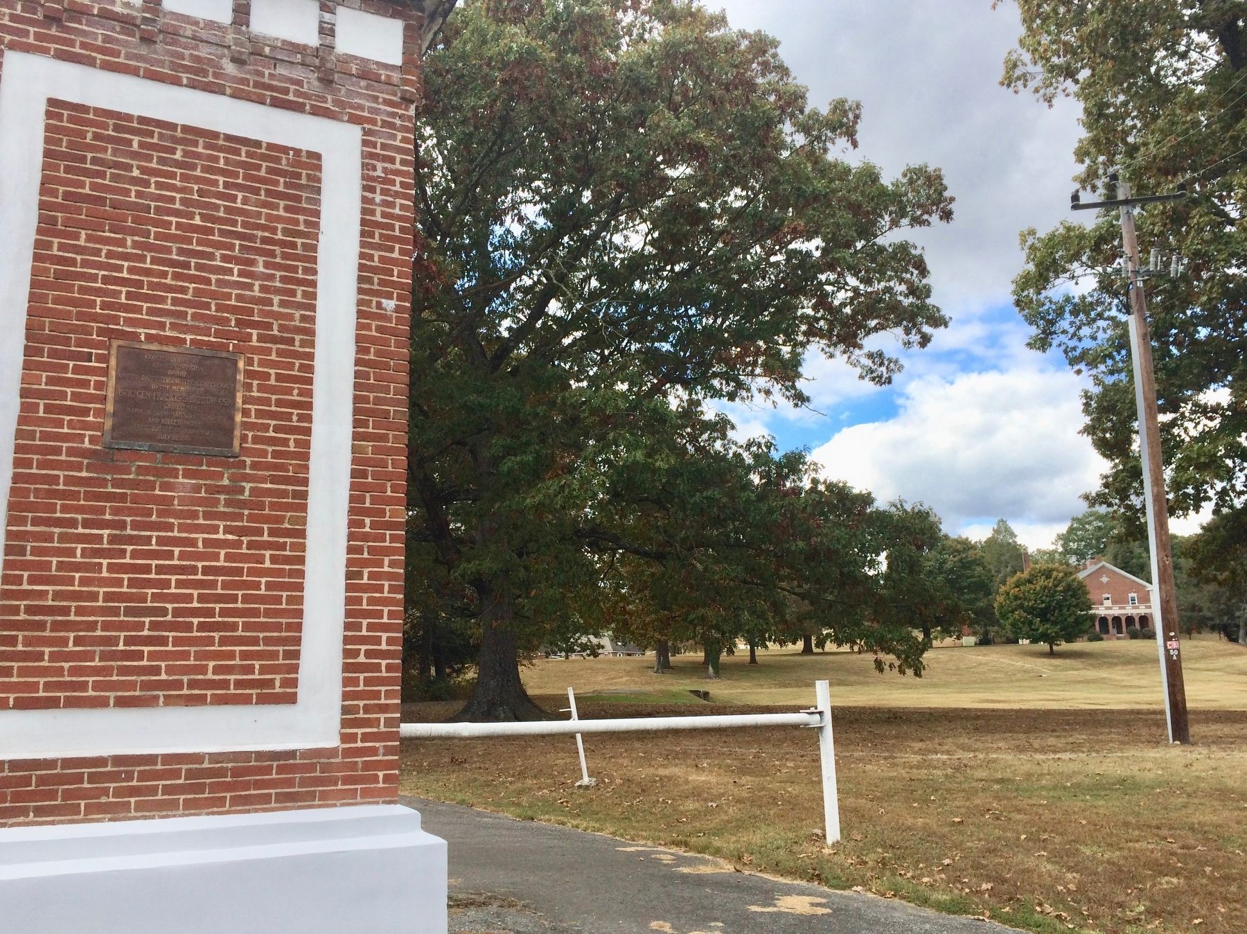 Marker with Rabun Gap-Nacoochee School in background. image. Click for full size.