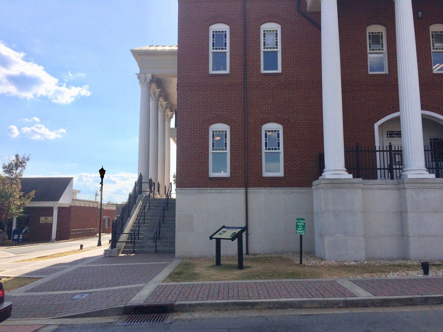 Marker next to Gilmer County Courthouse. image. Click for full size.