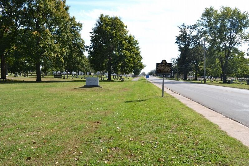 Red Banks Trace Marker along Willow Street (US Bus 41). Click for full size. Red Banks Trace Marker along Willow Street (US Bus 41) image. Click for full size.
