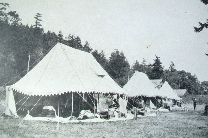 Photo on Officer's Quarters / Logements des officiers Marker. Click for full size. Photo on Officer's Quarters / Logements des officiers Marker image. Click for full size.