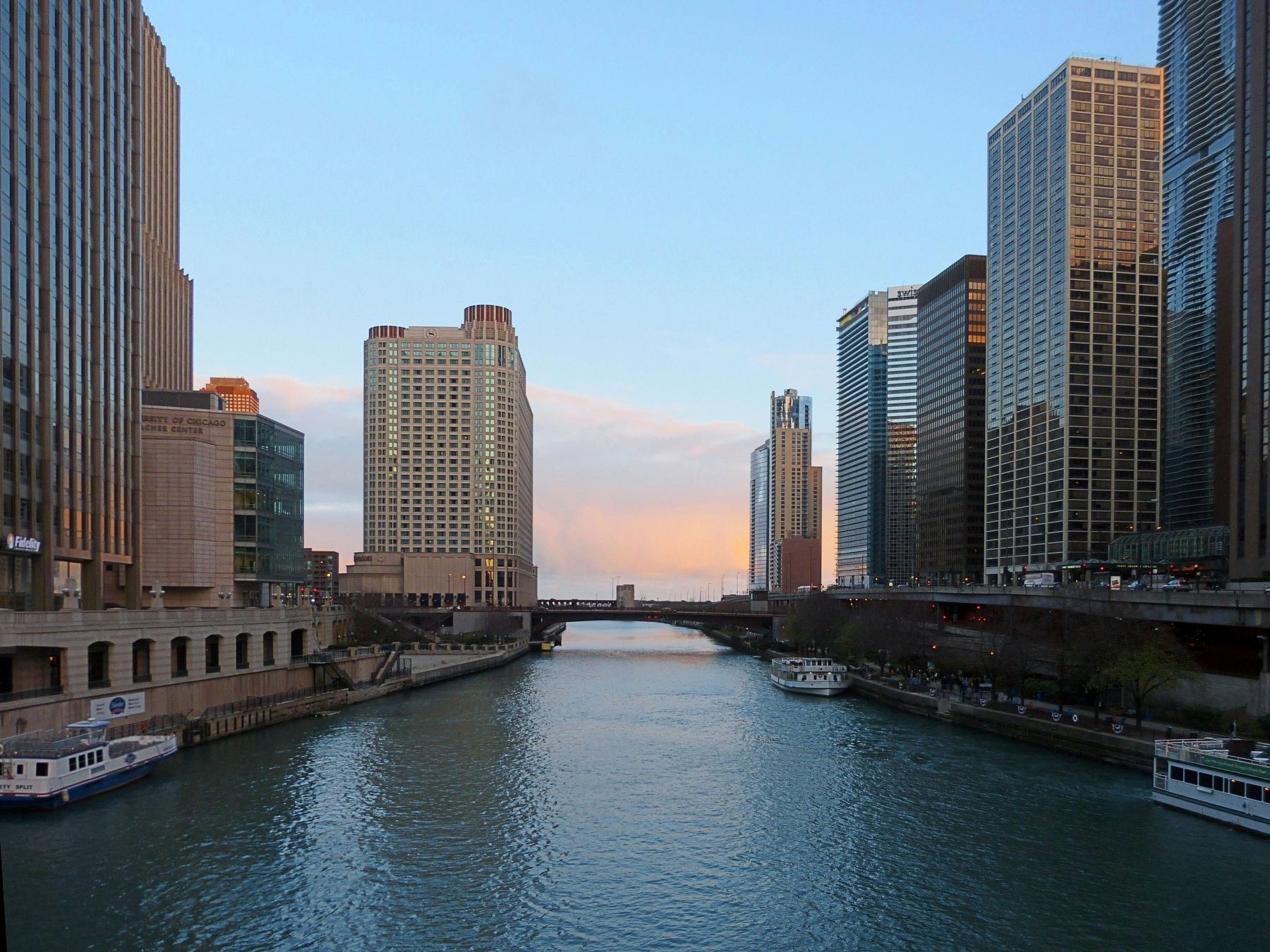 The Chicago River image. Click for full size.