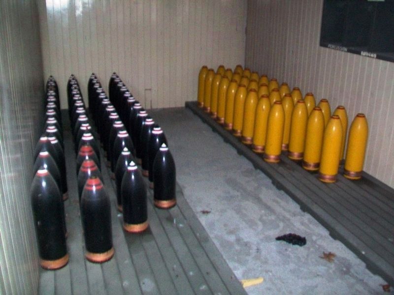 Displayed Inert Munitions in Underground Magazine / Magasin souterrain image. Click for full size.