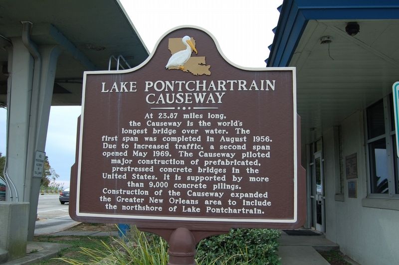 Lake Pontchartrain Causeway Marker image. Click for full size.