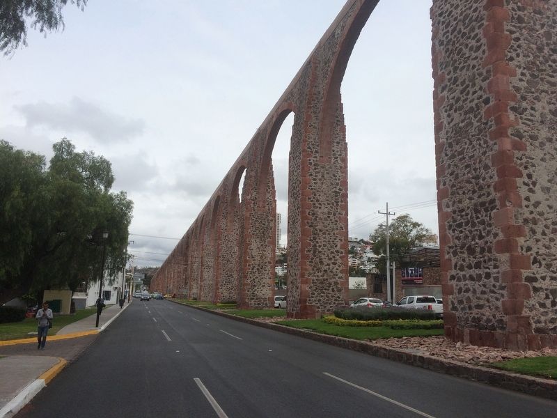 The Aqueduct built by Juan Antonio de Urrutia y Arana image. Click for full size.