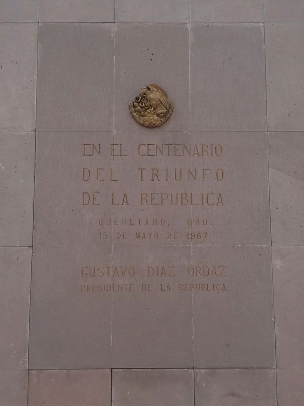 An additional marker on the statue of Benito Juárez image. Click for full size.