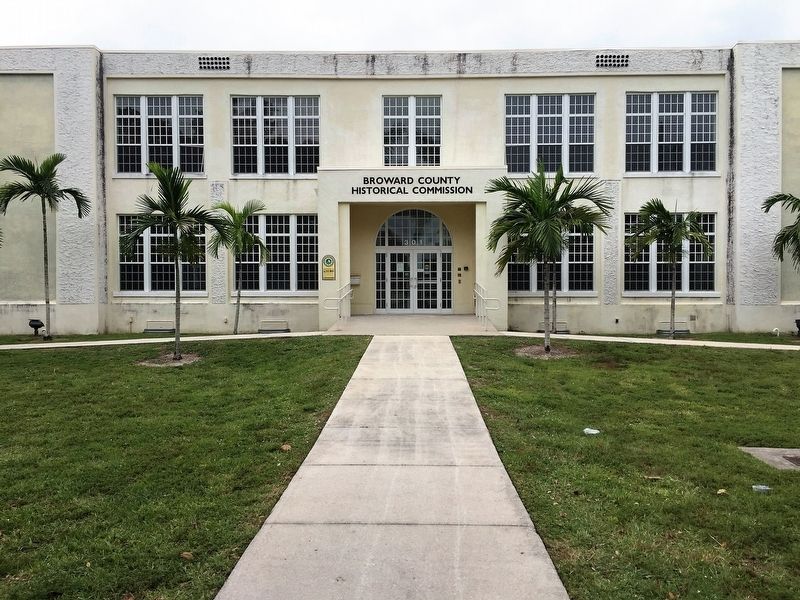 West Side Grade School Marker. Click for full size. West Side Grade School Marker image. Click for full size.