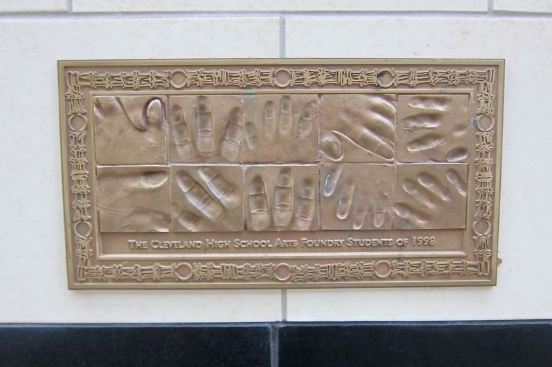 The Cleveland High School Arts Foundry Students of 1998 Plaque image. Click for full size.