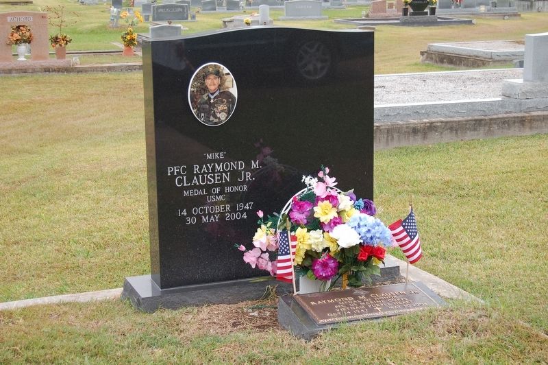 PFC Raymond "Mike" Clausen, Jr. Grave Marker image. Click for full size.