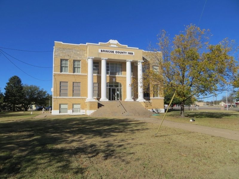 Briscoe County Court House image. Click for full size.