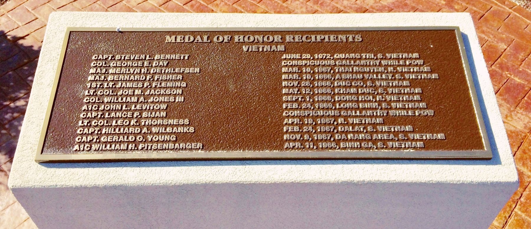 Medal of Honor Recipients - Vietnam Memorial image. Click for full size.