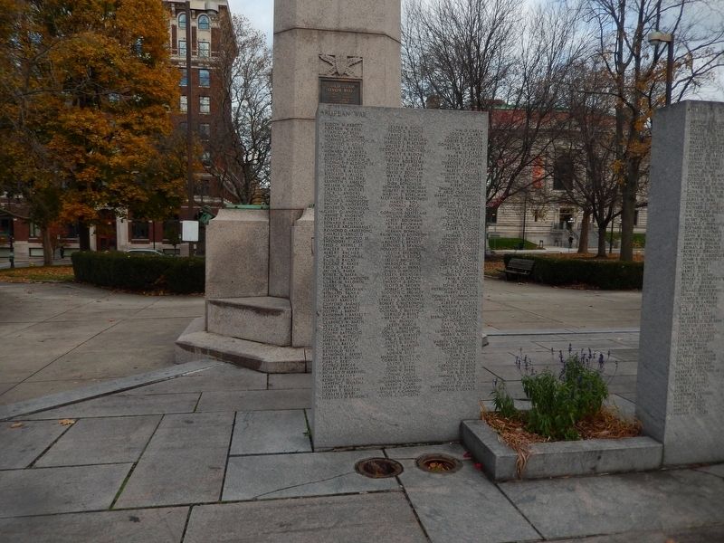 Grand Rapids Veterans Memorial and Honor Roll image. Click for full size.
