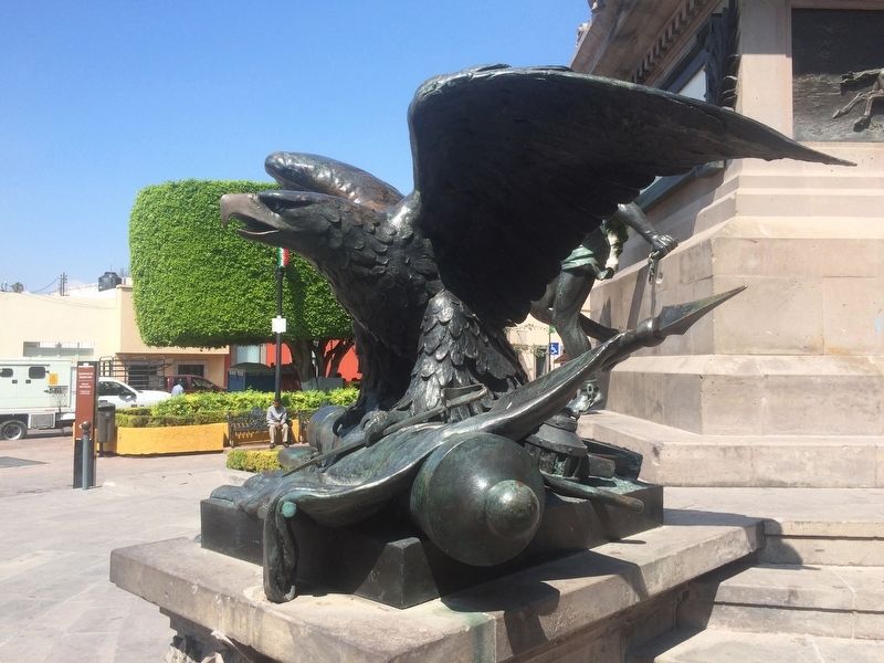 Monument to Josefa Ortiz de Domnguez Eagle and Cannon image. Click for full size.