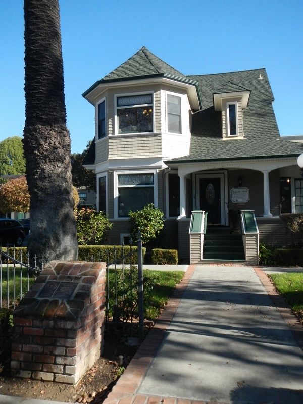 Buffington House and Marker. Click for full size. Buffington House and Marker image. Click for full size.