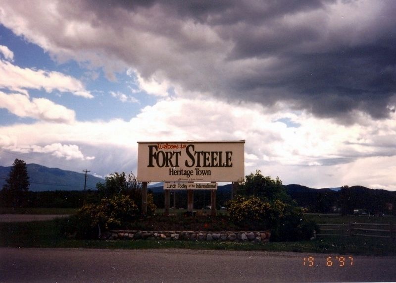 Sign at the entrance to Fort Steele Heritage Town image. Click for full size.