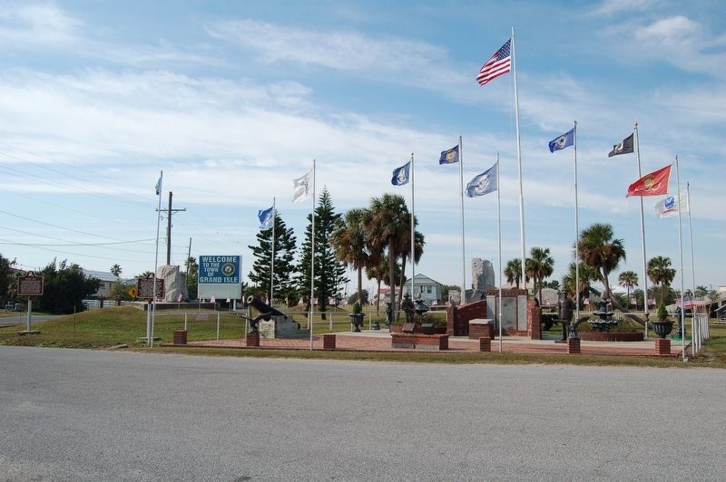 Grand Isle Community Center grounds image. Click for full size.