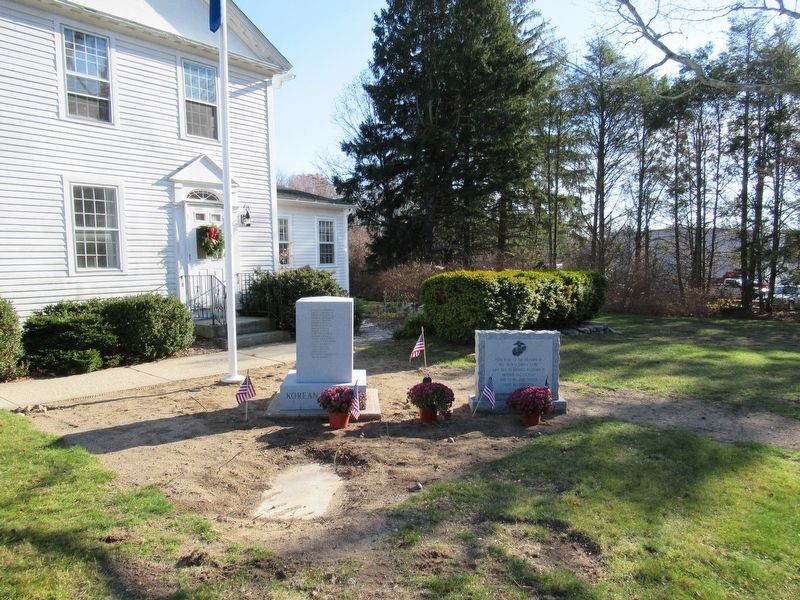 Killingworth Veterans Monument. Click for full size. Killingworth Veterans Monument image. Click for full size.