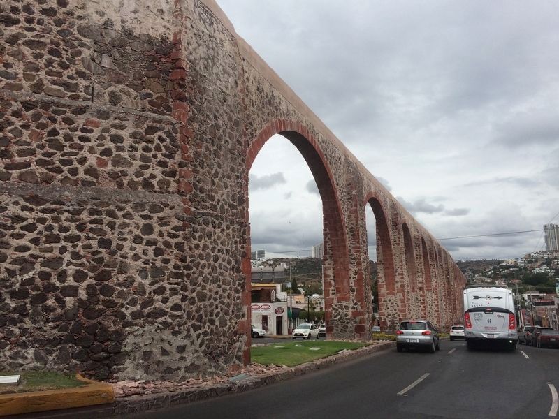 The Aqueduct of Querétaro image. Click for full size.