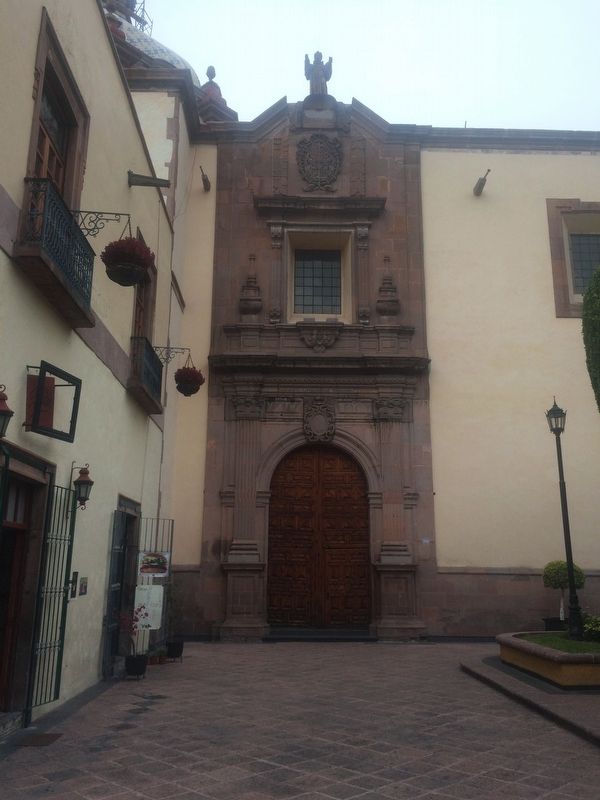 Temple of the Ex-Convent of Santa Clara de Jesus image. Click for full size.