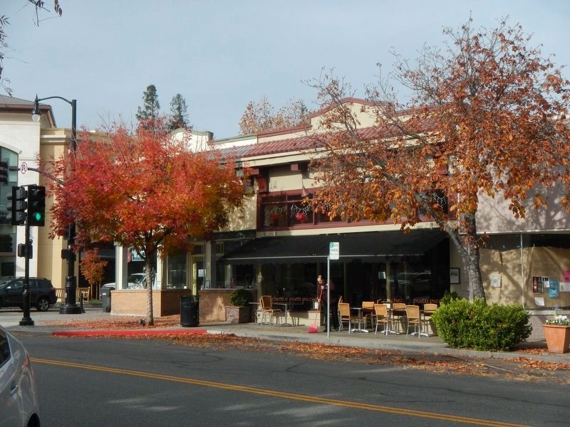 398 and 388 Main Street and Marker. Click for full size. 398 and 388 Main Street and Marker image. Click for full size.
