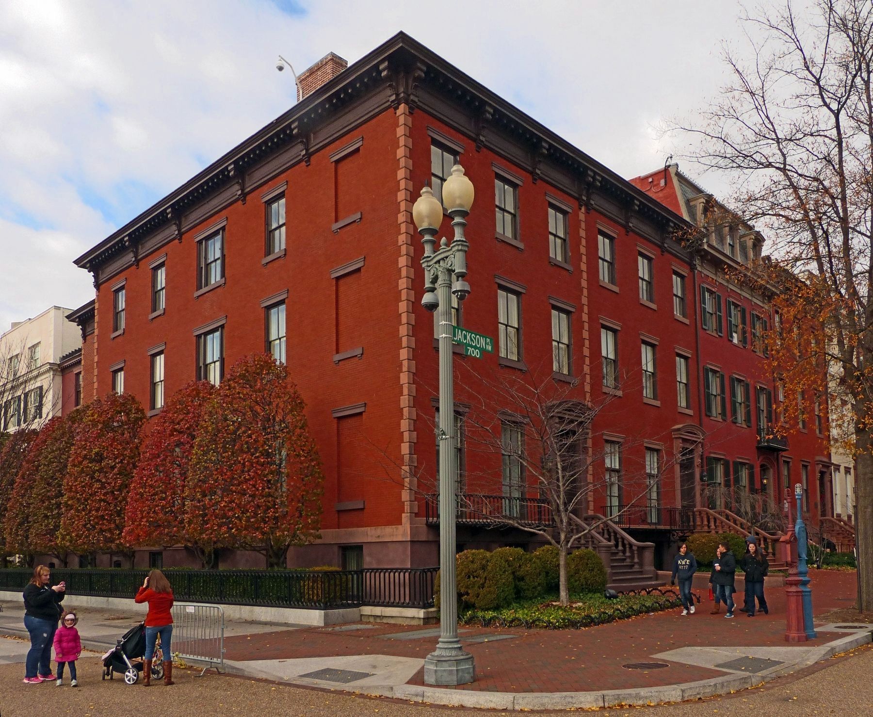 700 Jackson Place. Click for full size. 700 Jackson Place image. Click for full size.