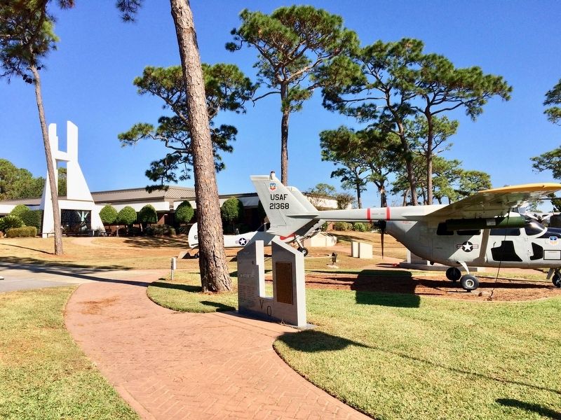 United States Navy VO-67 Marker on south side of Hurlburt Chapel. image. Click for full size.