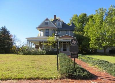 S. W. Lowe House Marker. Click for full size. S. W. Lowe House Marker image. Click for full size.