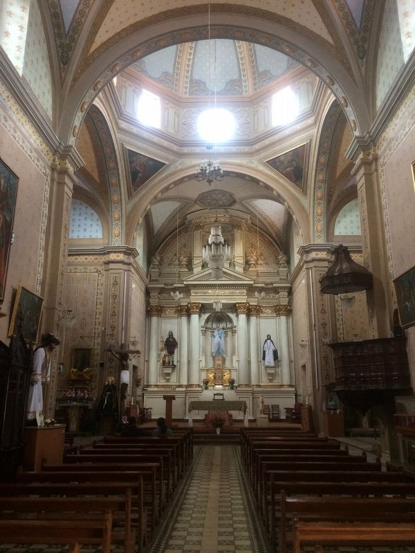 Interior of the Temple of San Roque image. Click for full size.