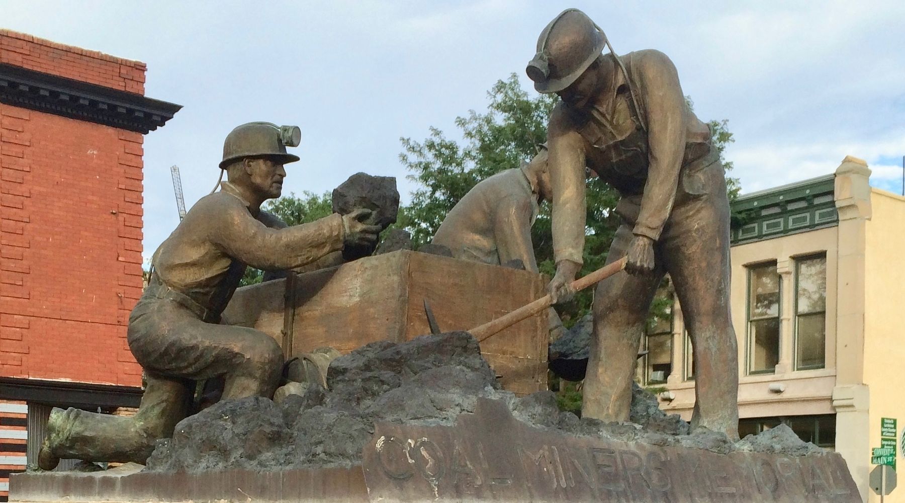 Coal Miners' Memorial bronze statue. image. Click for full size.