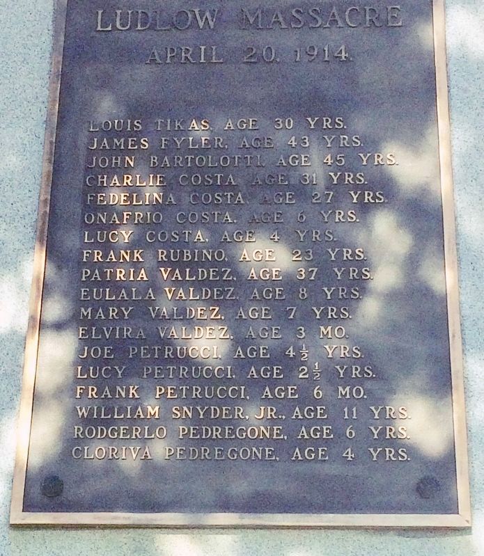 Victims of Ludlow Massacre image. Click for full size.