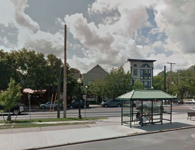 Marker no longer visible as of September 2016. image. Click for full size.