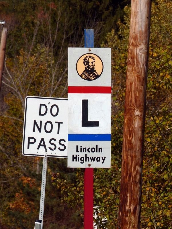 Nearby Lincoln Highway Marker image. Click for full size.