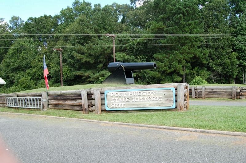 Entrance to Port Hudson Site image. Click for full size.