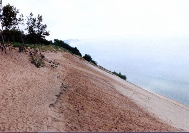 Sleeping Bear Dunes on Lake Michigan image. Click for full size.