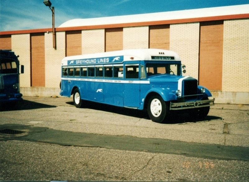 Old time Greyhound Bus image. Click for full size.