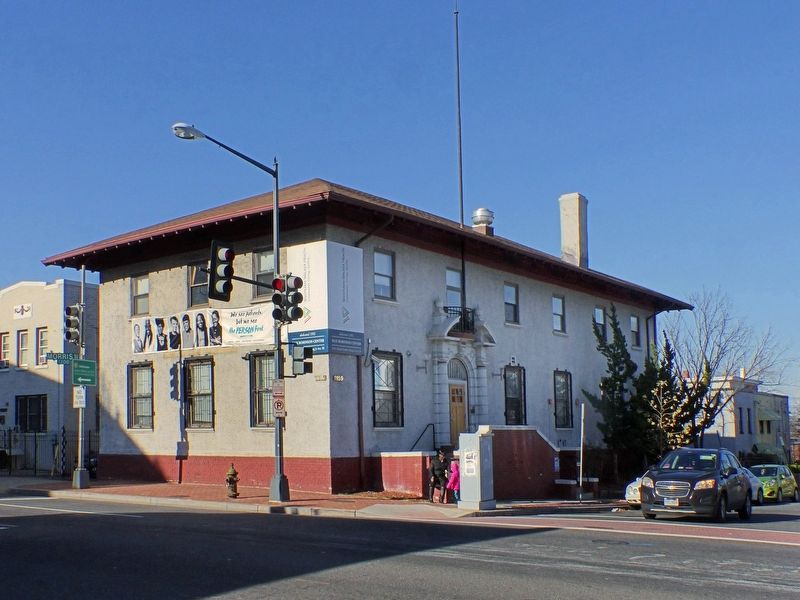 The Max Robinson Center for Health and Living image. Click for full size.