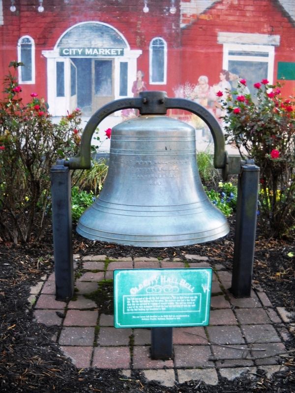 A close-up of the marker and bell. image. Click for full size.
