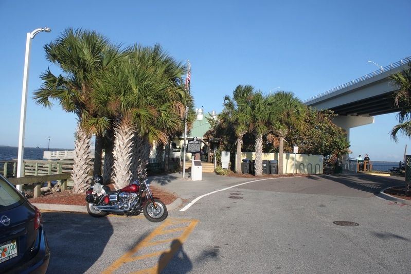 Titusville Veterans Memorial Fishing Pier Marker at end of parking area image. Click for full size.
